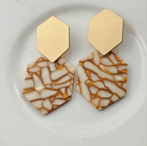💫5/$25 Marble Geometric Gold Earrings - Picture 7 of 7